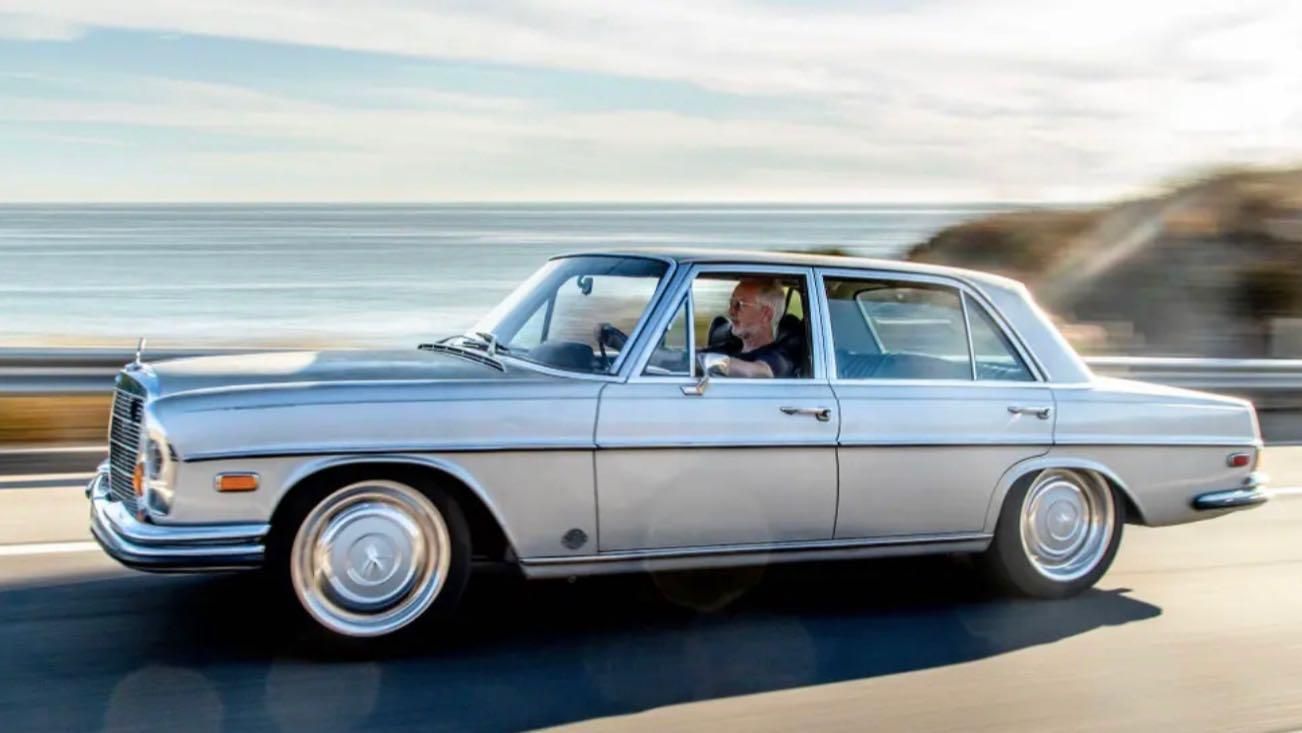 Icon Mercedes 300 SEL Derelict