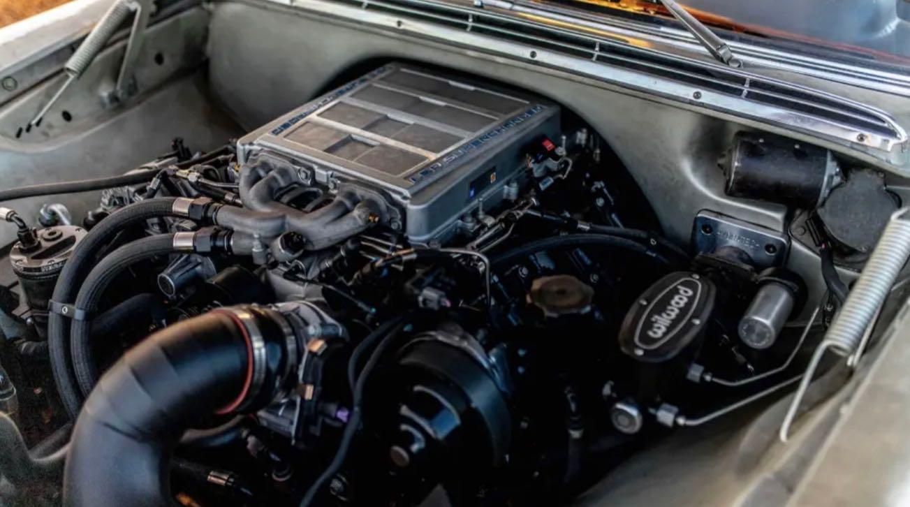 Icon Mercedes 300 SEL Derelict motore LS9