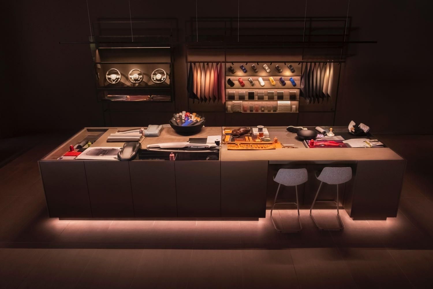 Maserati Concept Store Milano Magenta materiali