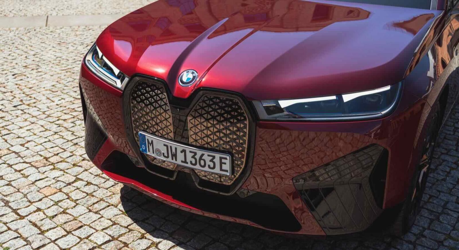 BMW iX-M60-2022, dati, prestazioni, foto