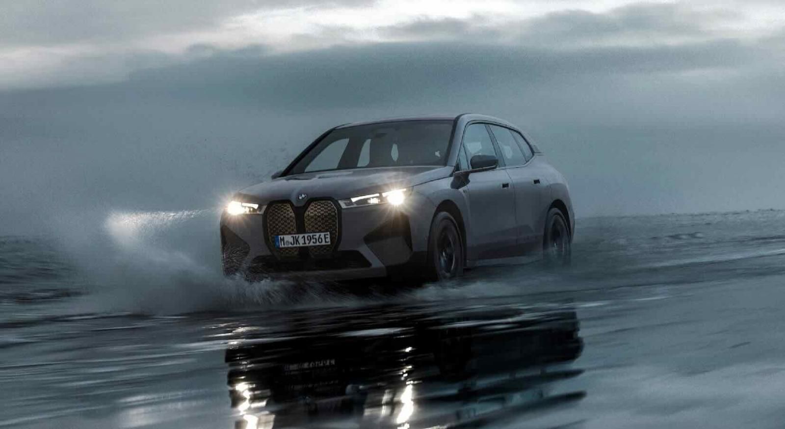 BMW iX-M60-2022, dati, prestazioni, foto