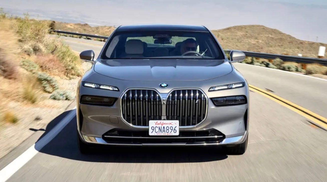 BMW Serie 7 2023 frontale