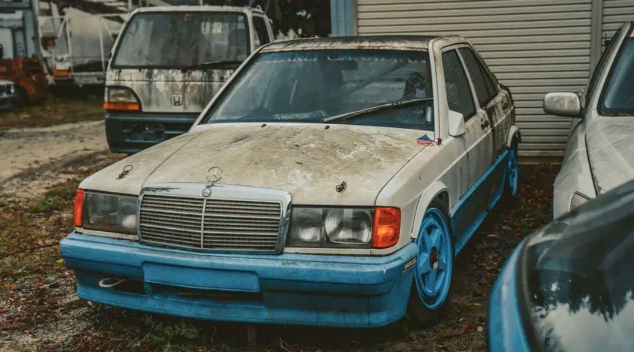 Cimitero delle auto da corsa e da strada del Giappone