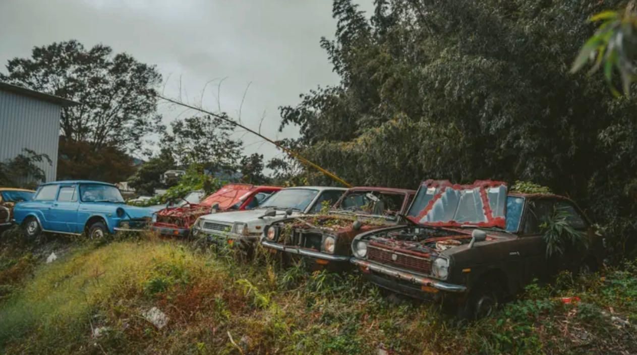 Cimitero delle auto da corsa e da strada del Giappone