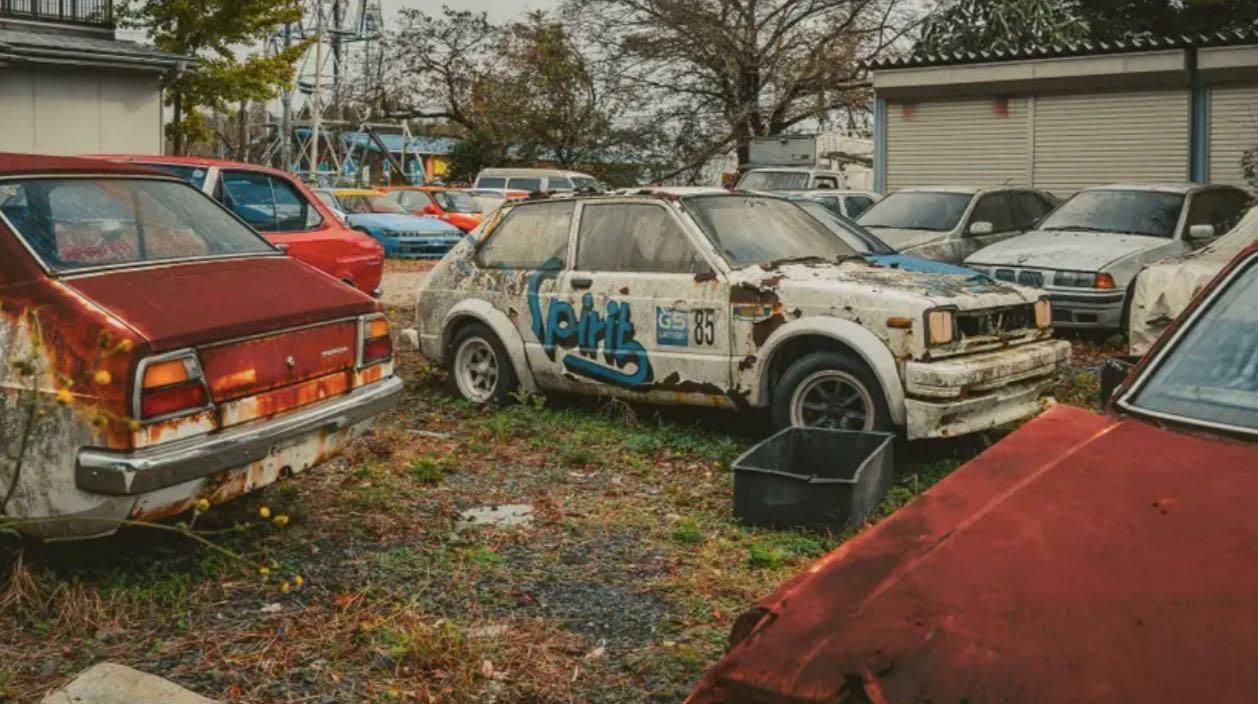 Cimitero delle auto Giappone