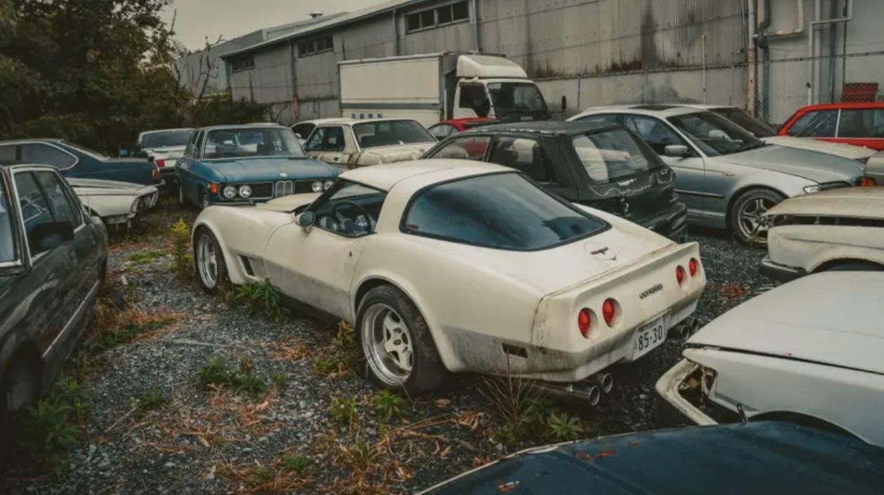 Cimitero delle auto da corsa e da strada del Giappone