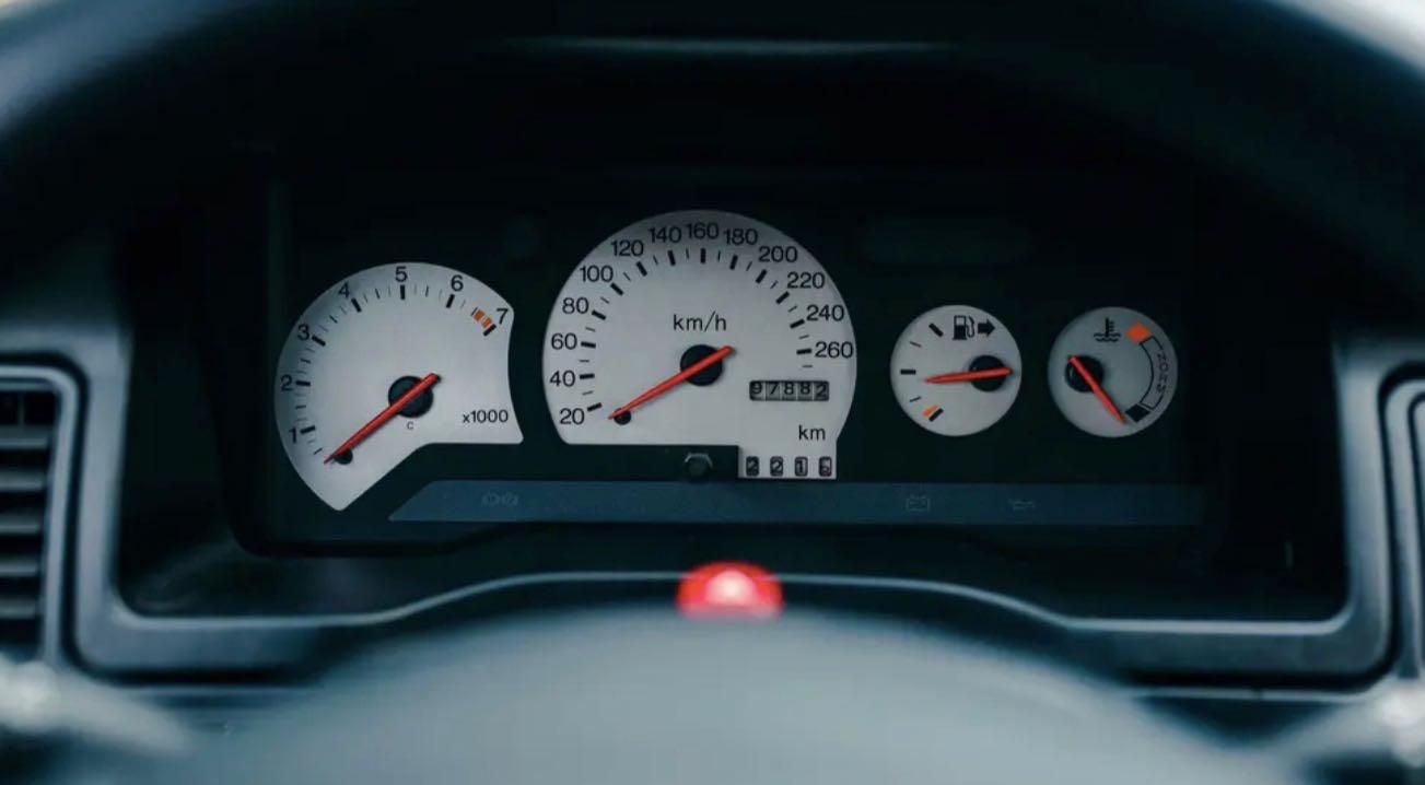 Ultima Ford Escort Cosworth prodotta strumentazione