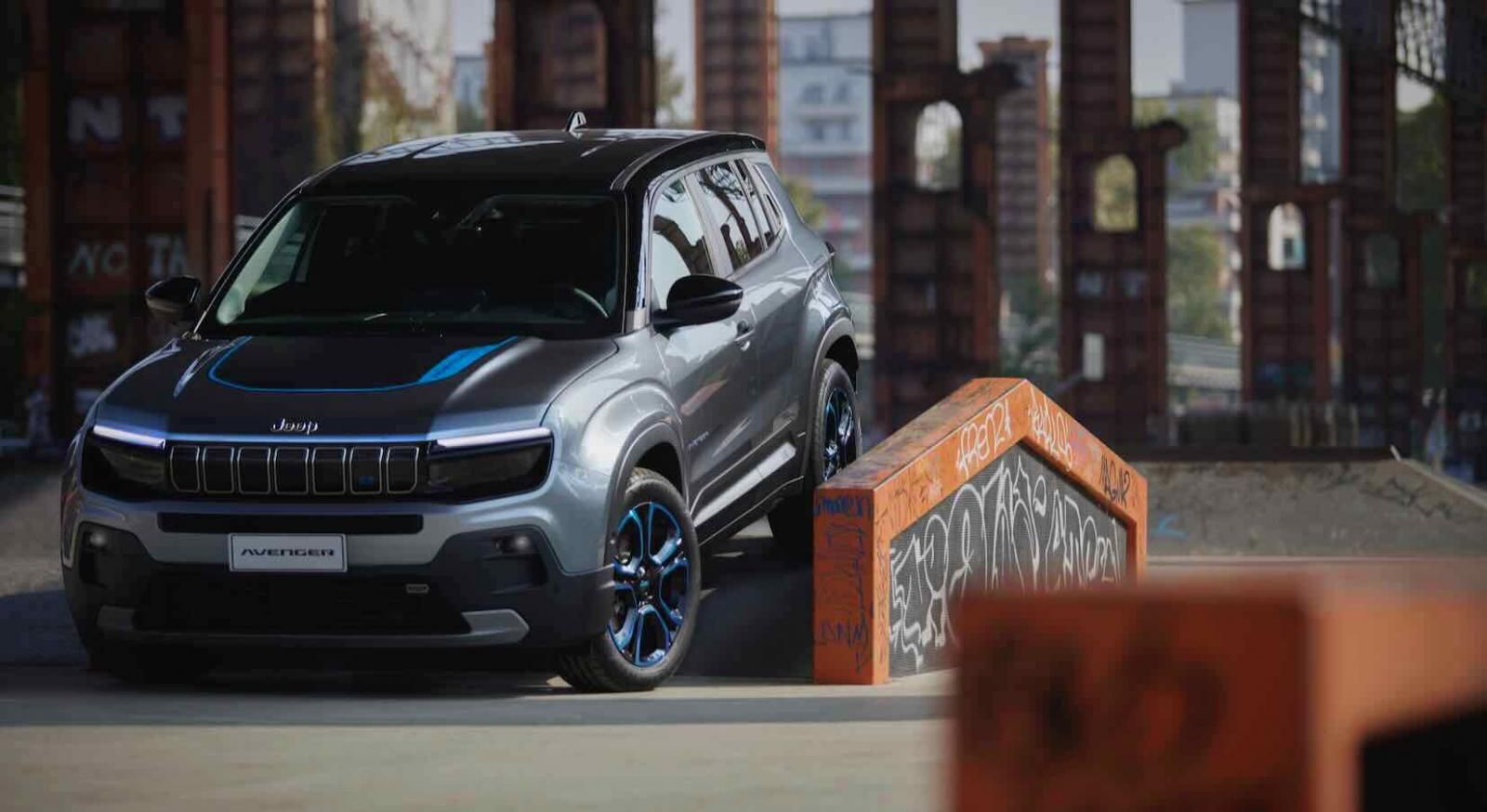 Jeep Avenger, anteriore