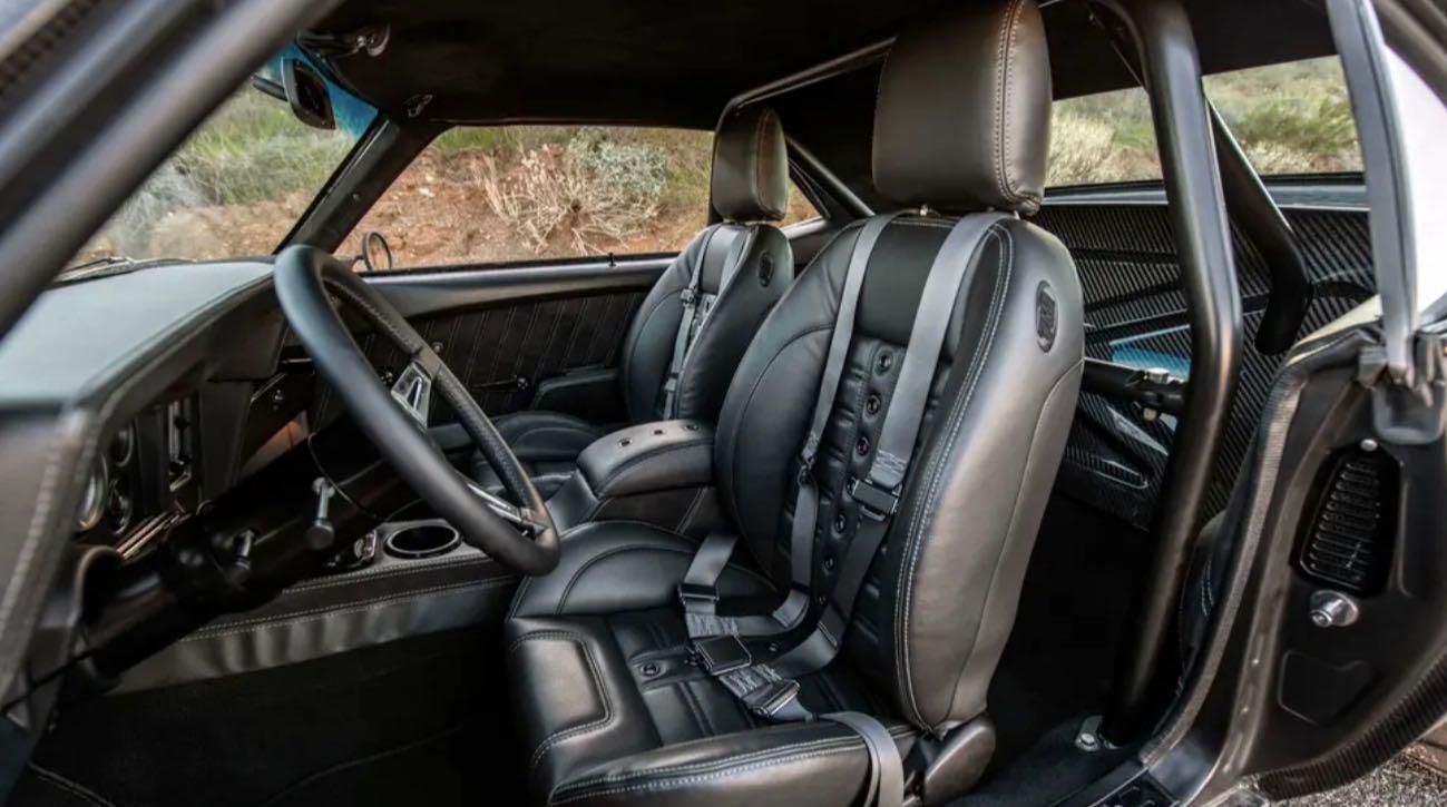 Finale Speed Chevrolet Camaro 1969 restomod carbon sedili