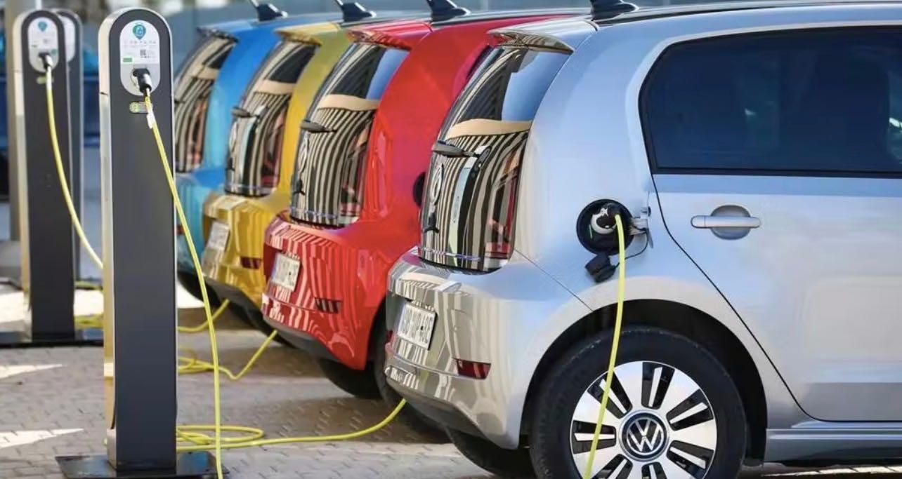 Volkswagen e Up alle colonnine