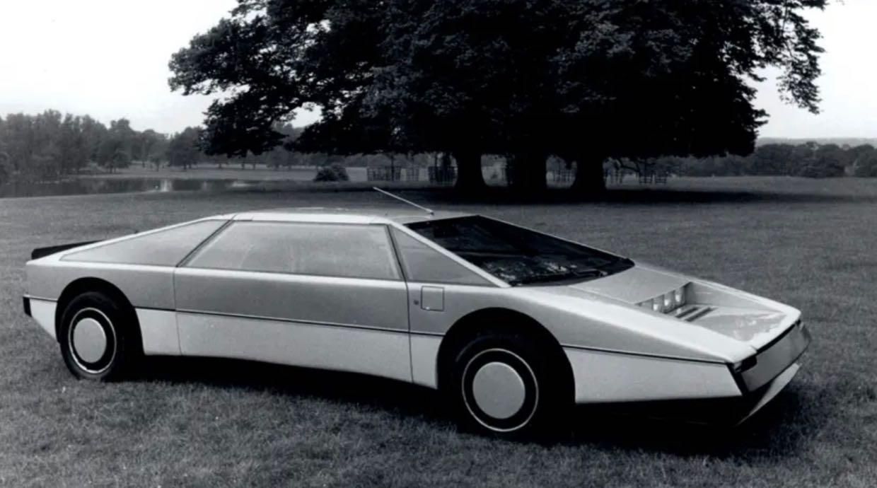 Aston Martin Bulldog