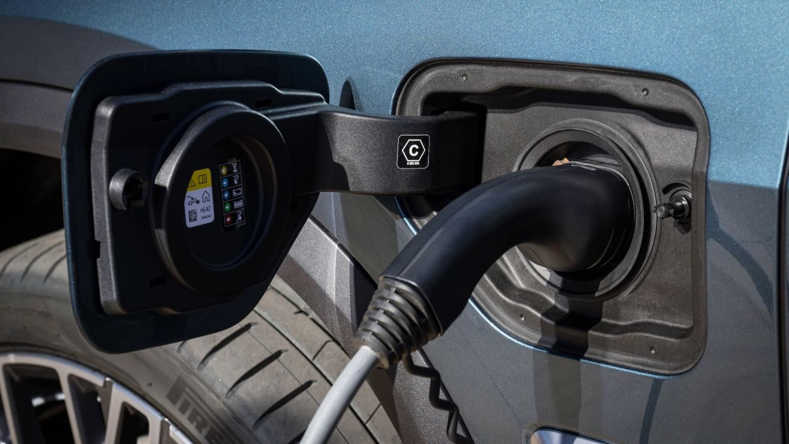 Nuova BMW X5 restyling 2023, plug-in hybrid