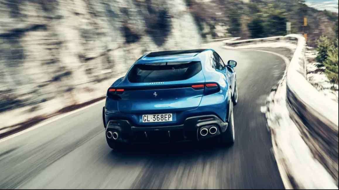 prova Ferrari Purosangue