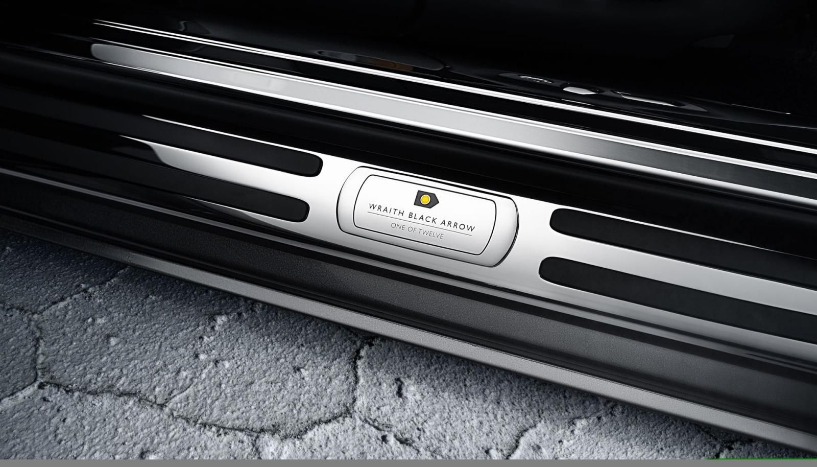 ROLLS-ROYCE BLACK BADGE WRAITH BLACK ARROW soglia