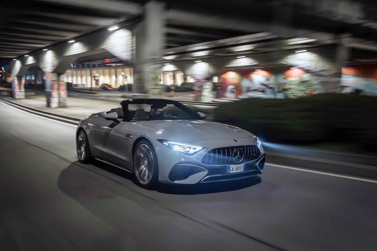 Mercedes SL63 AMG - tre quarti anteriore