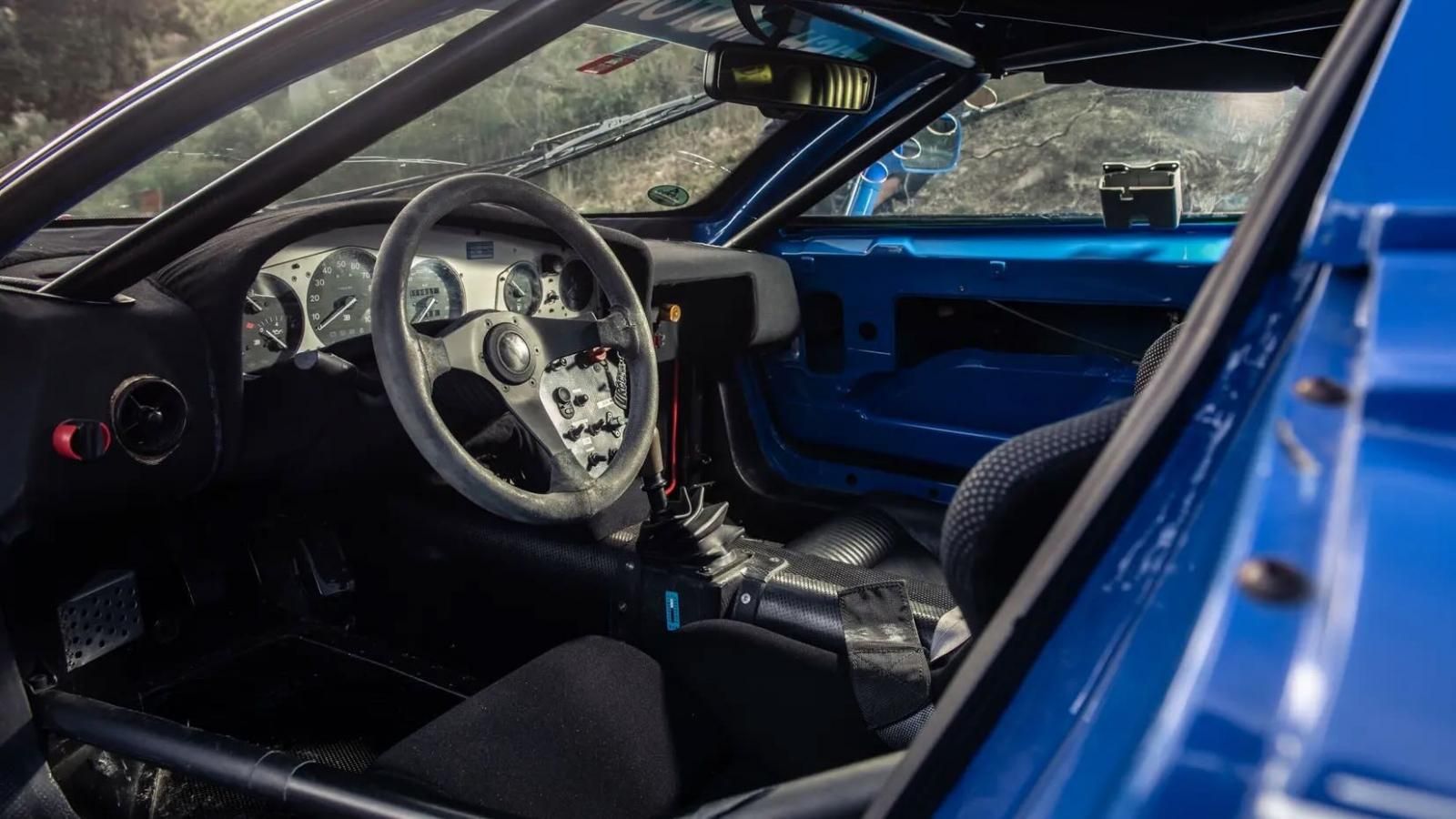 Bugatti EB110 Le Mans, interni
