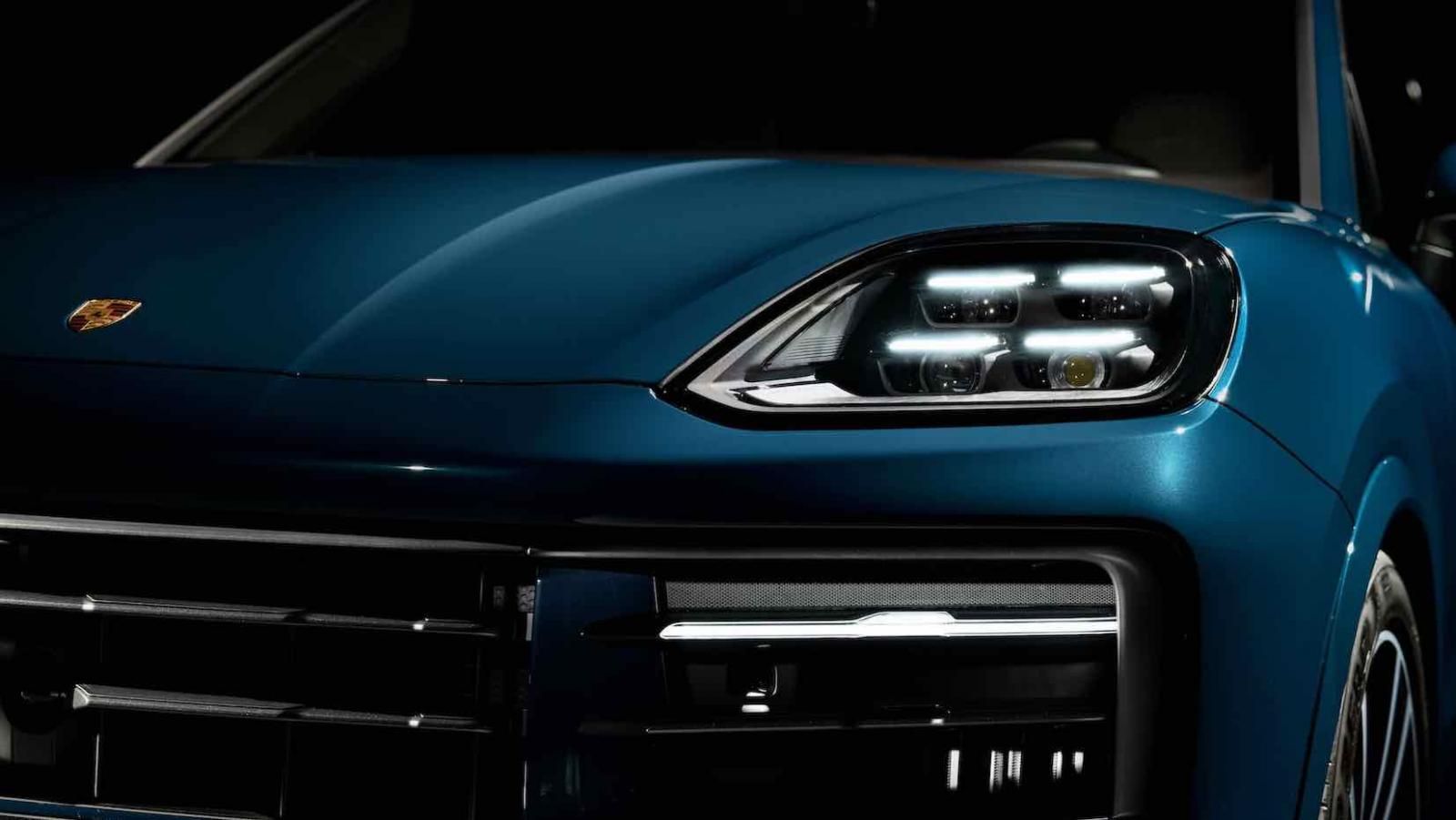 Porsche Cayenne 2023, fari anteriori a LED