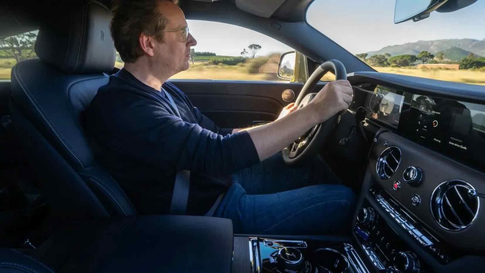 Rolls Royce Spectre, plancia e comandi