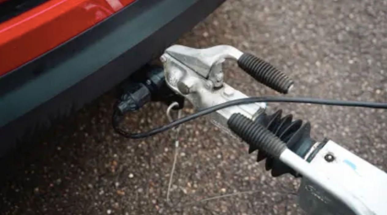 Consigli traino carrello cavo di sicurezza