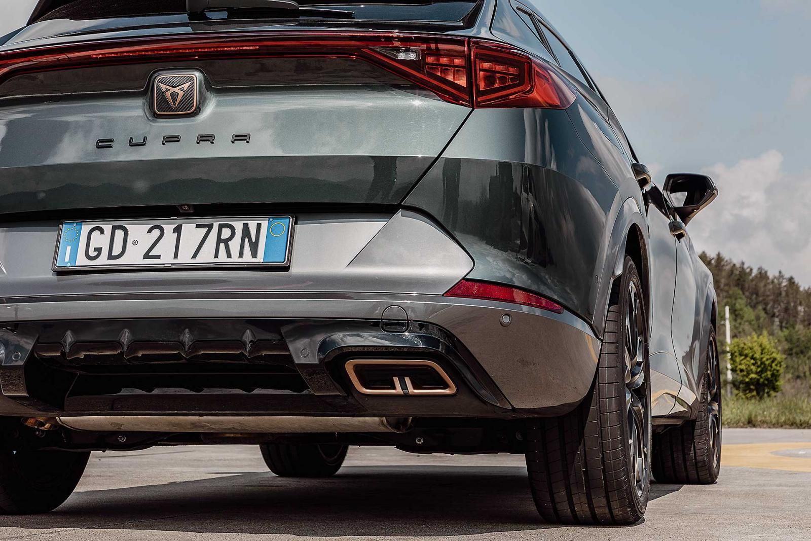 GoodYear Asymmetric 6