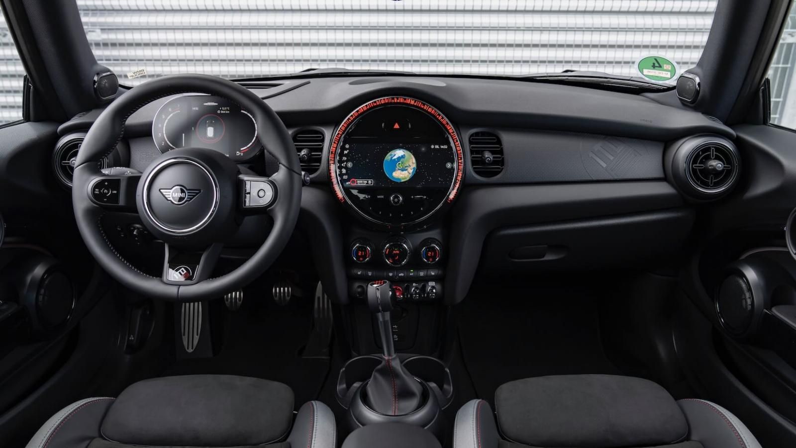 da 18 pollici Jet Black, gli interni