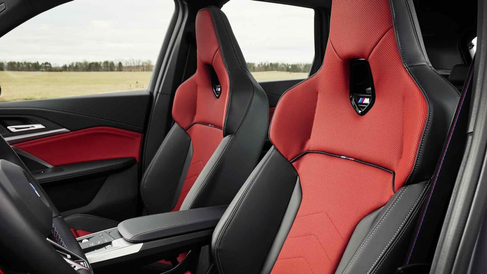Nuova BMW X1 M35i xDrive, i sedili sportivi