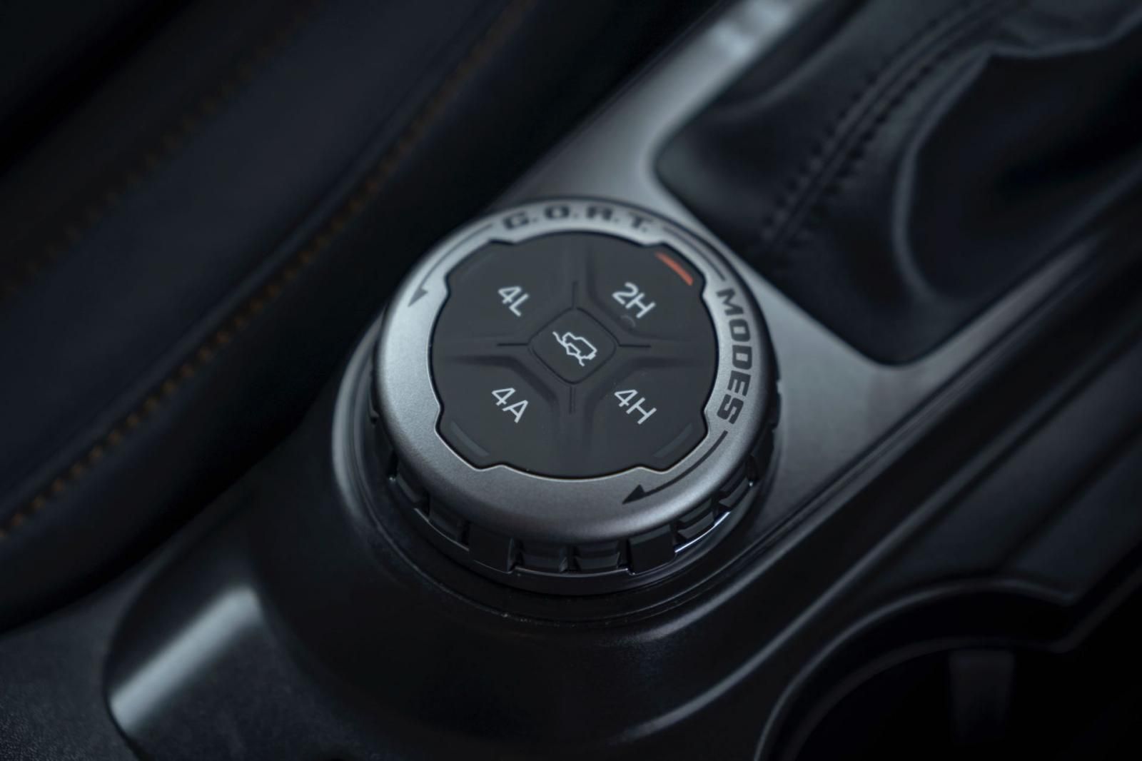 Ford Bronco 2.7 EcoBoost V6 interno GOAT
