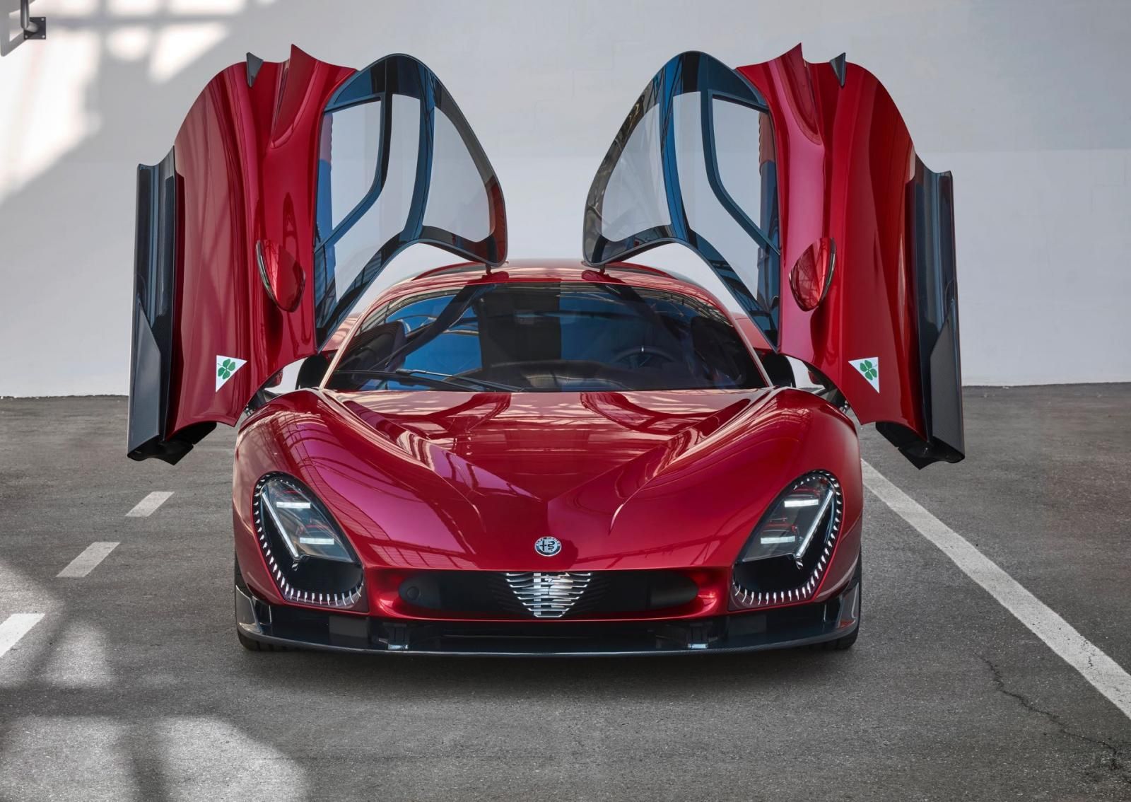 Alfa Romeo 33 Stradale 2023