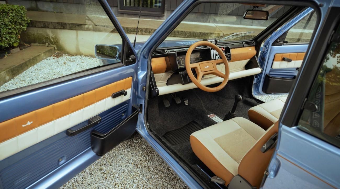 Fiat Panda 4x4 Sisley Piccolo Lusso restomod Niels van Roij Design interno