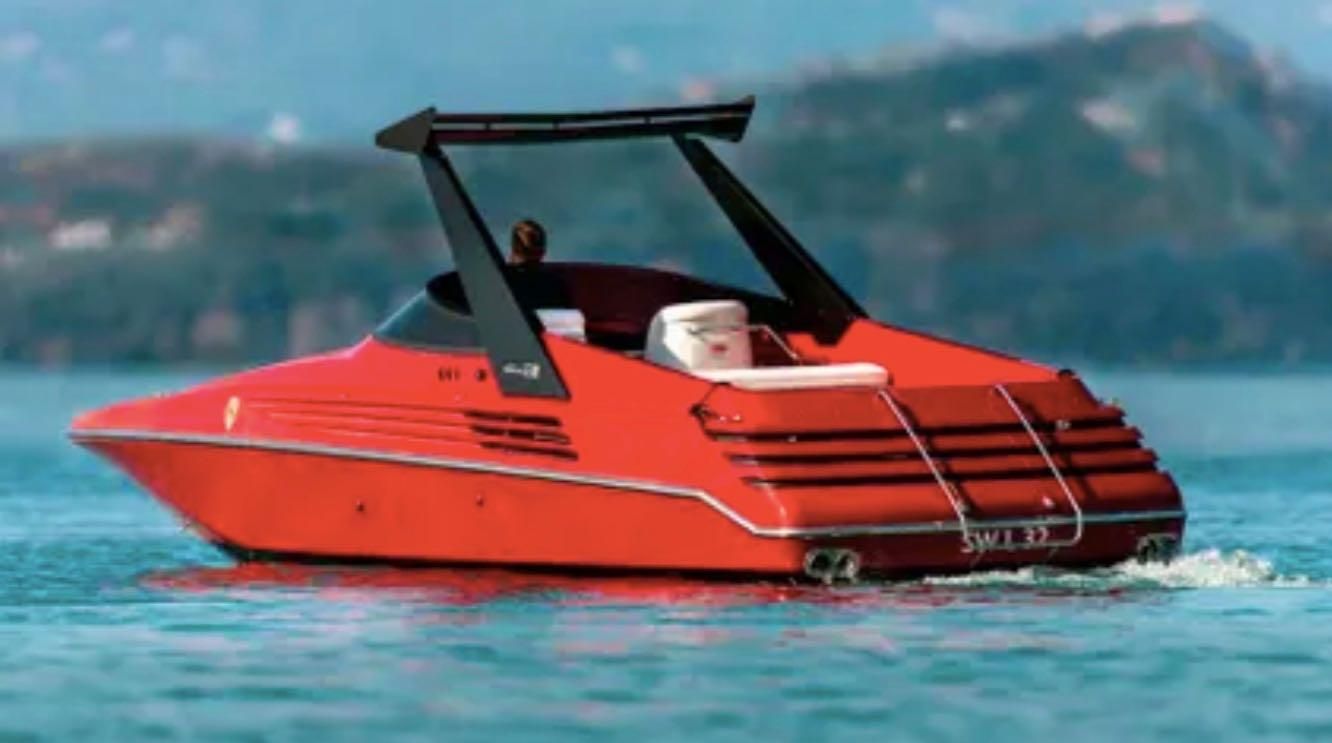 Riva Ferrari 32