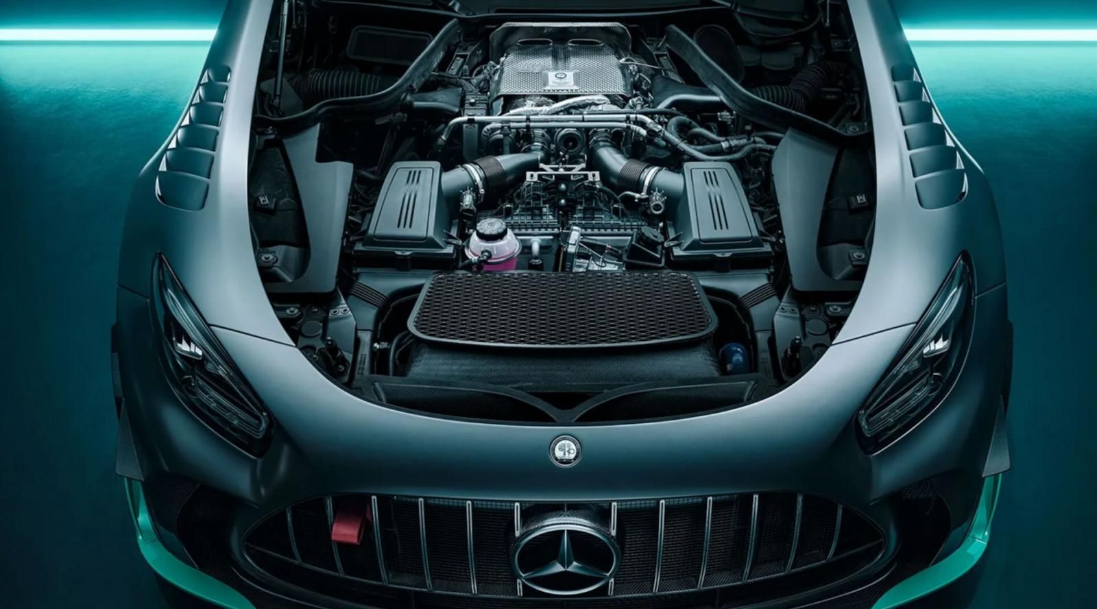 Mercedes AMG GT2 Pro motore