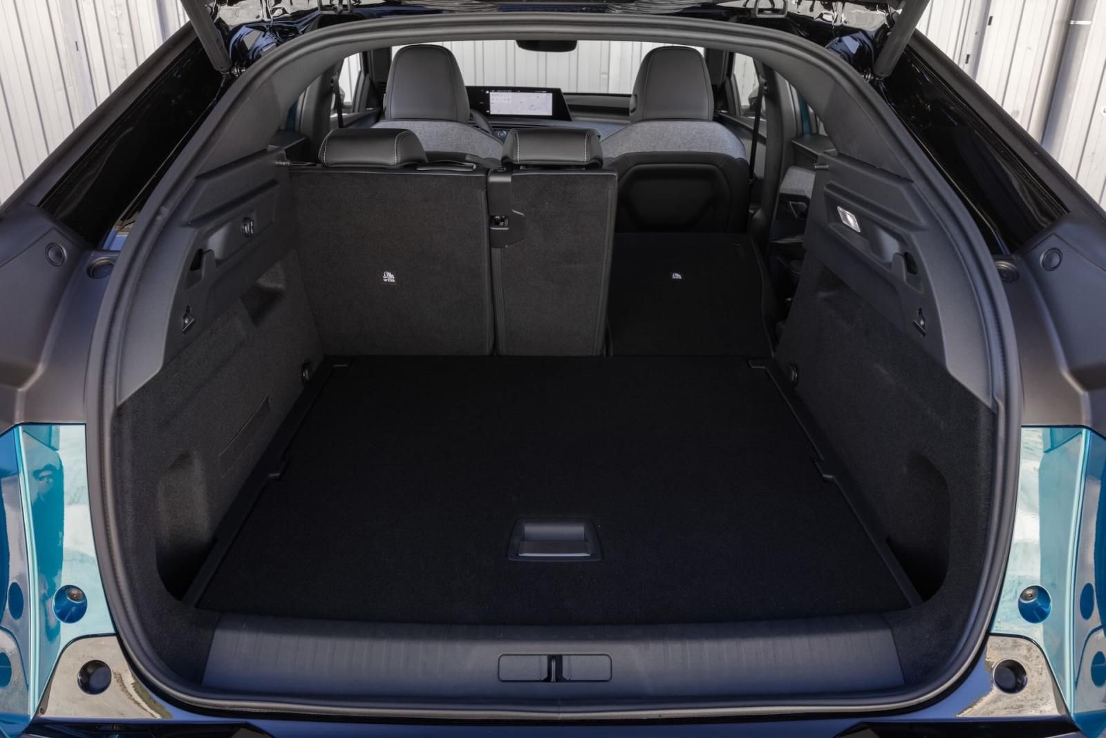 Nuova Peugeot E-3008 bagagliaio