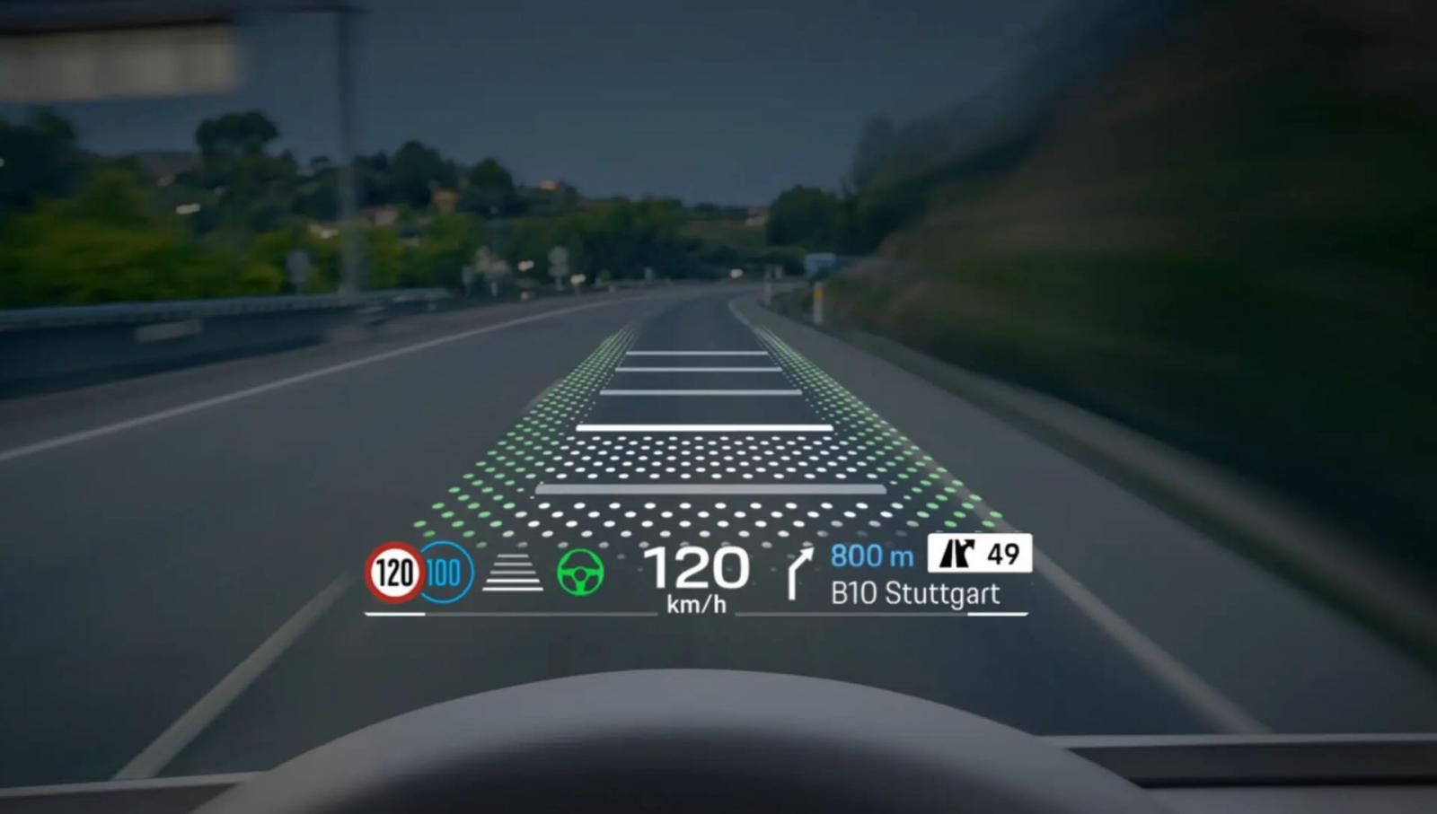 Nuova Porsche Macan elettrica Head Up Display