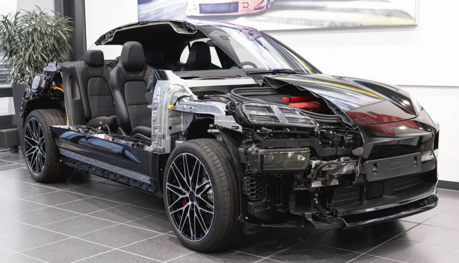 Nuova Porsche Macan elettrica spaccato