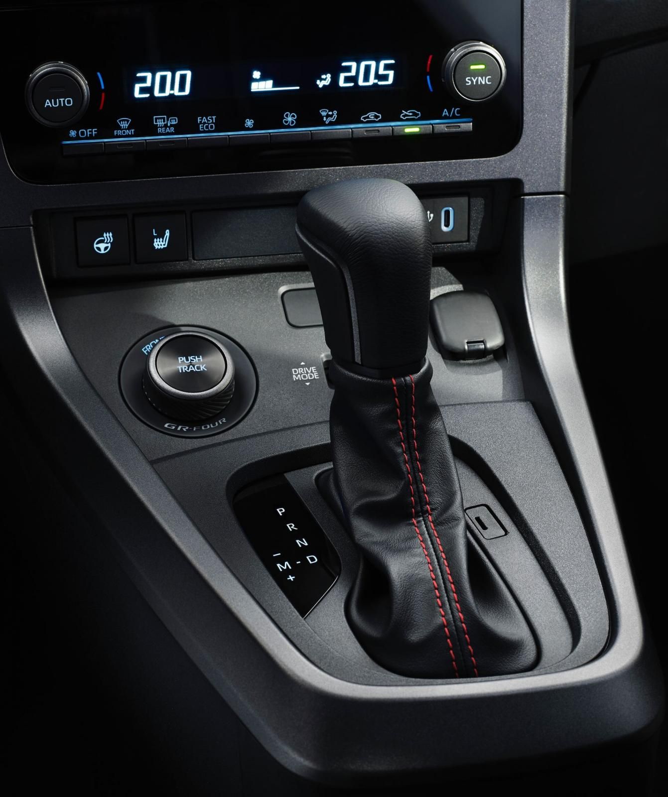 Toyota GR Yaris 2024 leva cambio automatico