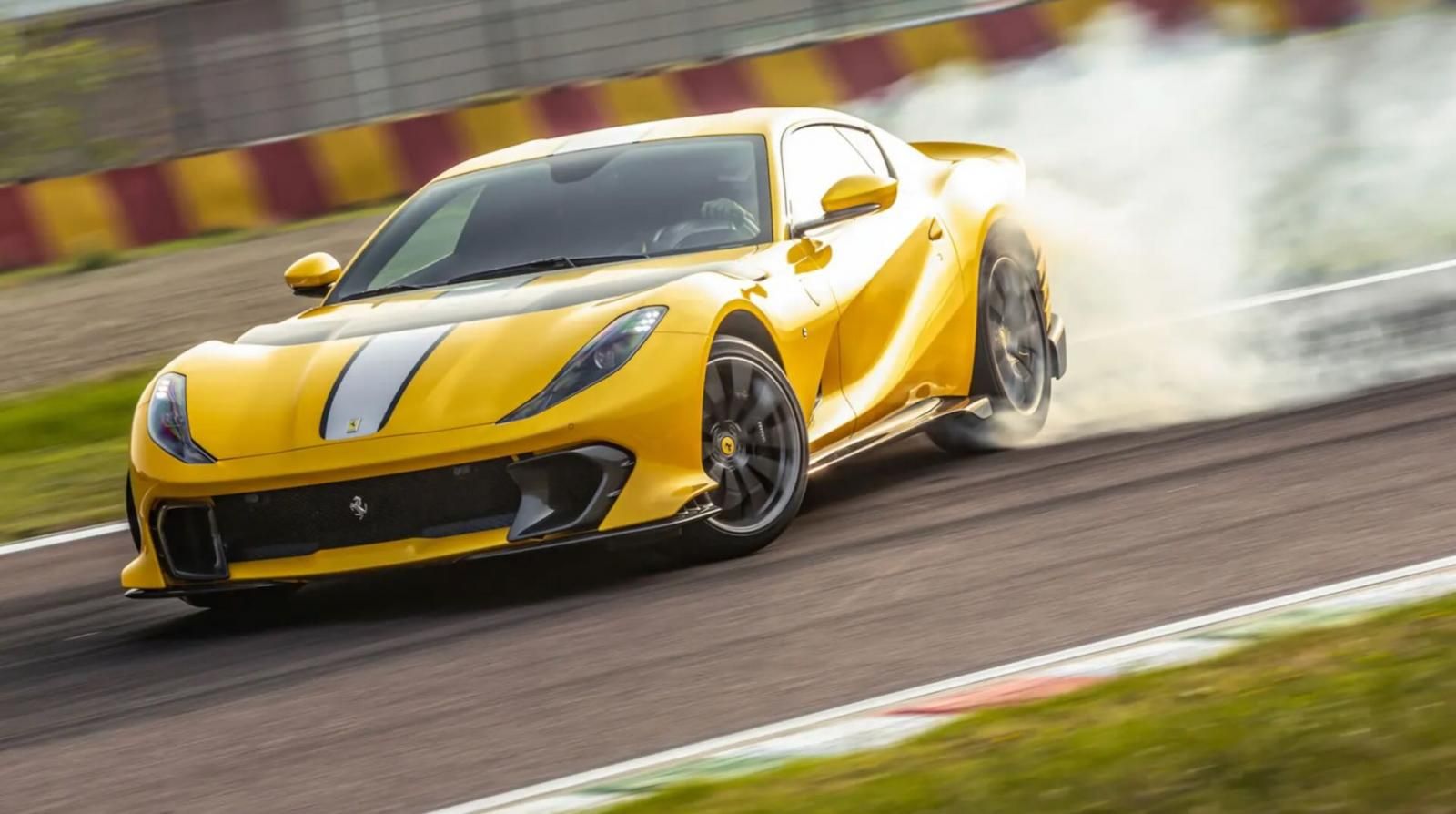 Nuova Ferrari V12 super-GT