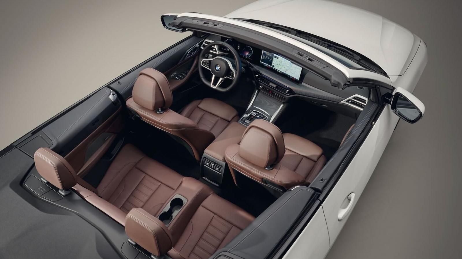 Nuova BMW Serie 4 Cabrio 2024, gli interni