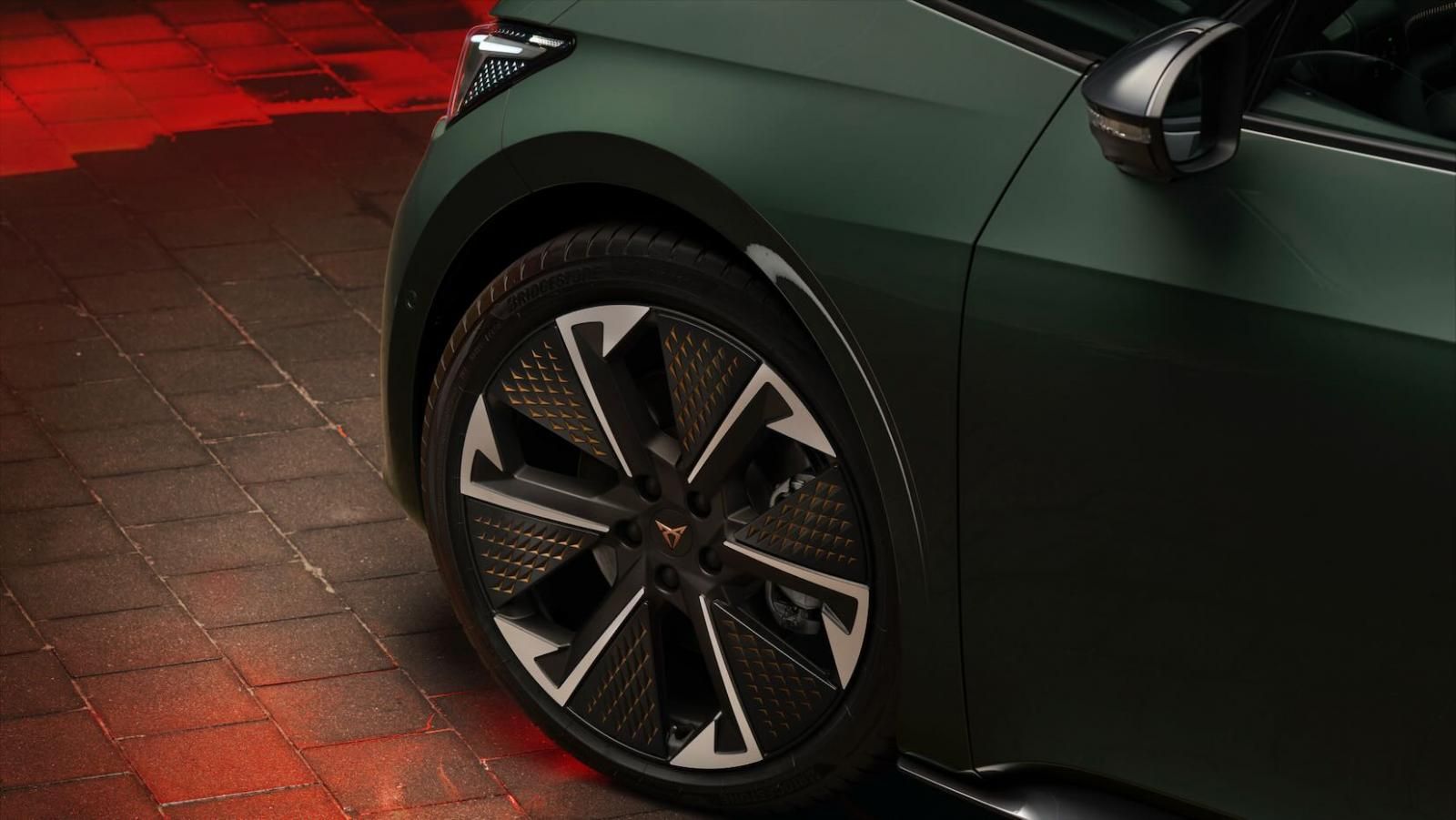 Nuova Cupra Born VZ