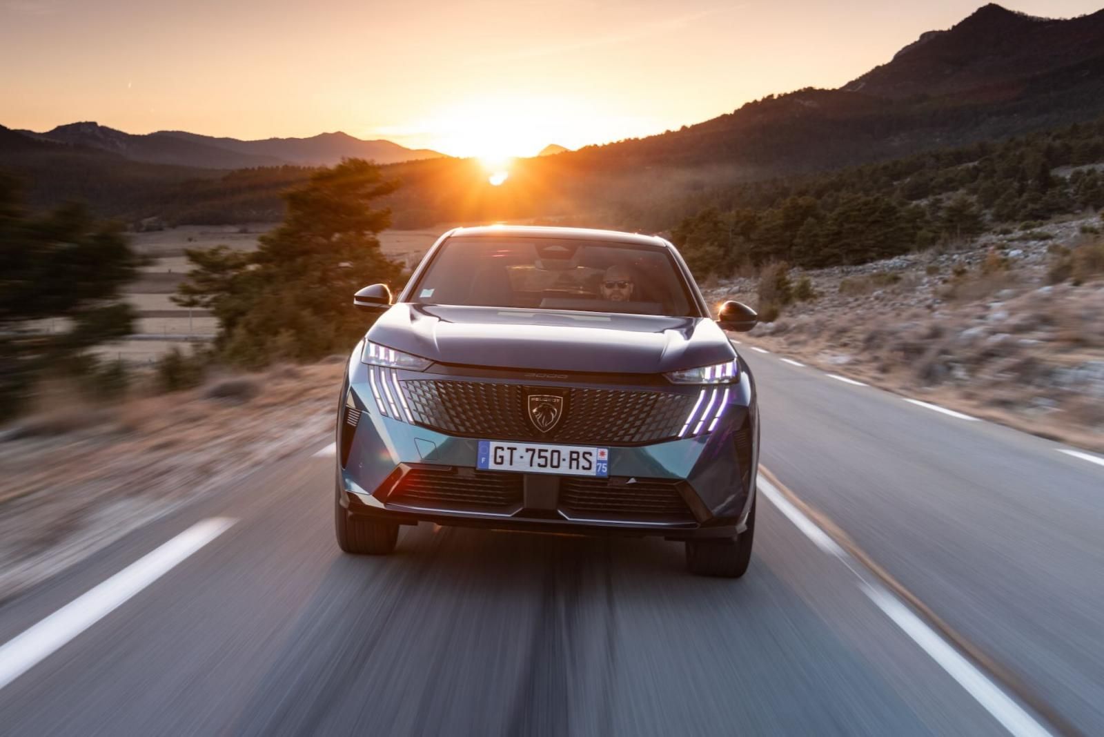 Peugeot e-3008