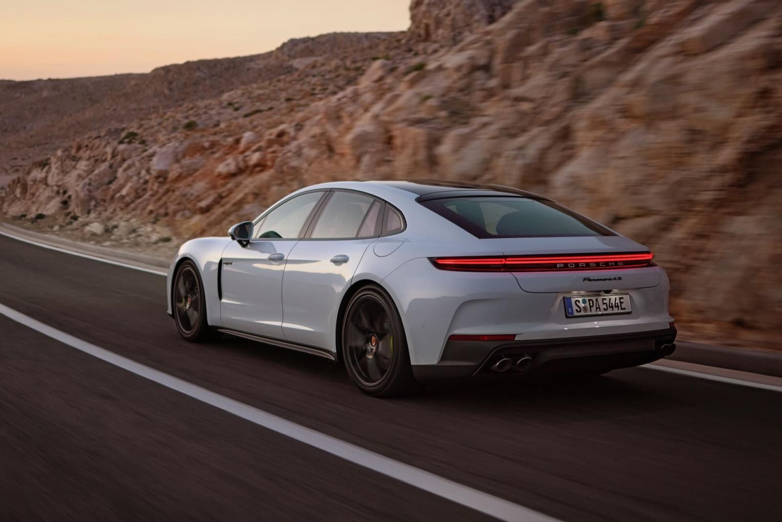 Porsche Panamera 4 E-Hybrid