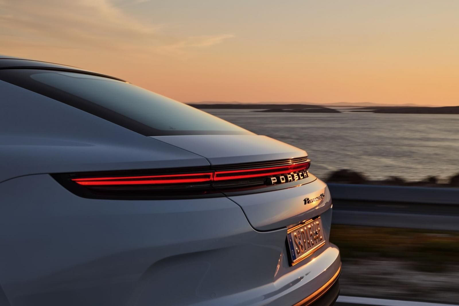Porsche Panamera 4 E-Hybrid