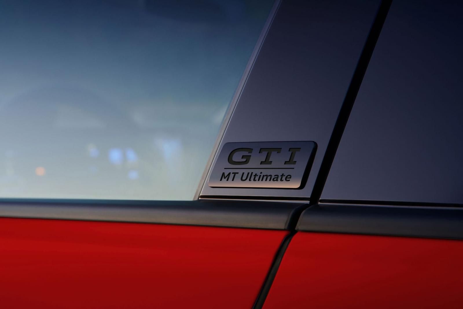Volkswagen Golf GTI MT Ultimate logo montante