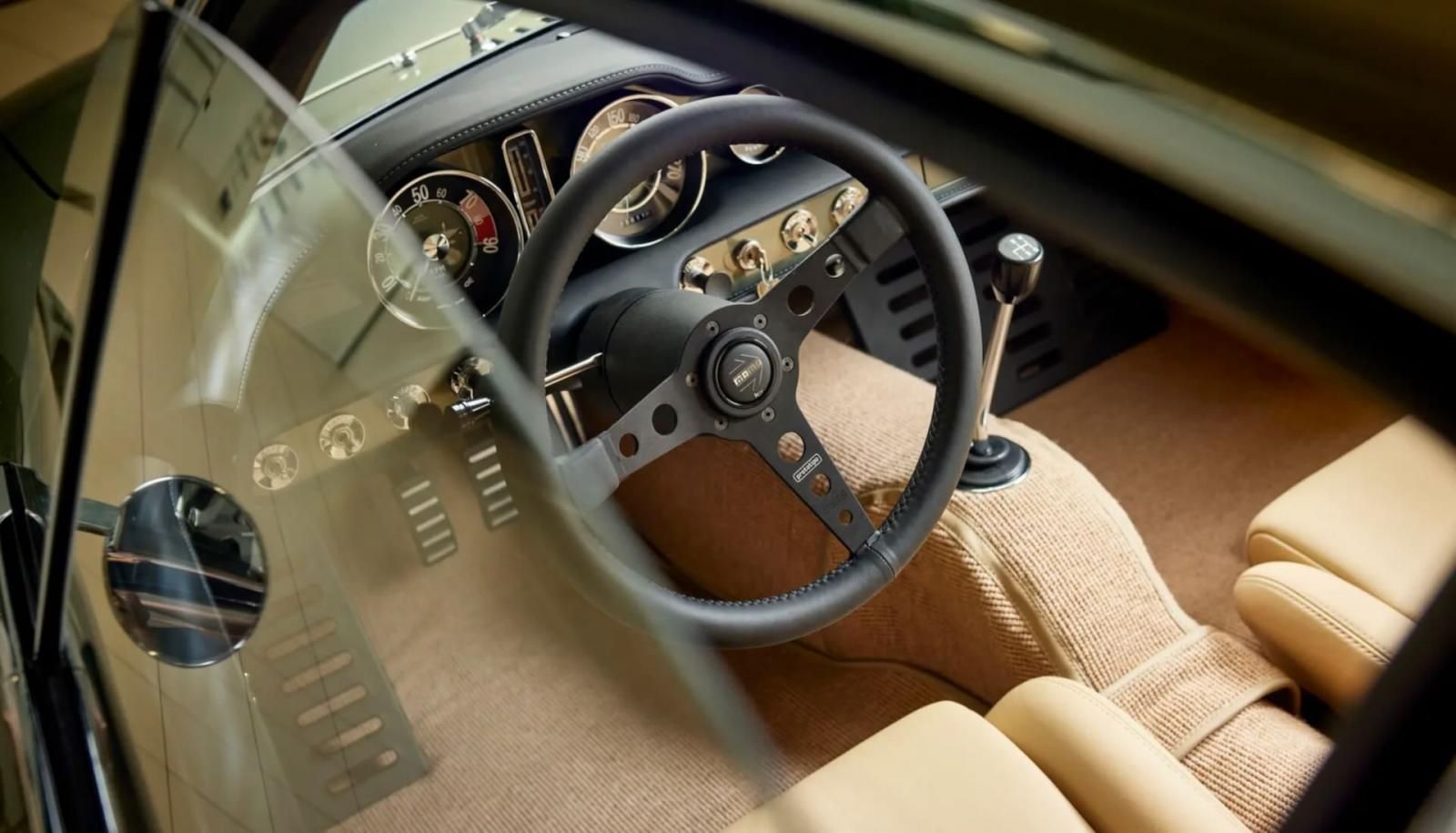 Volvo P1800 Cyan "GT" interno