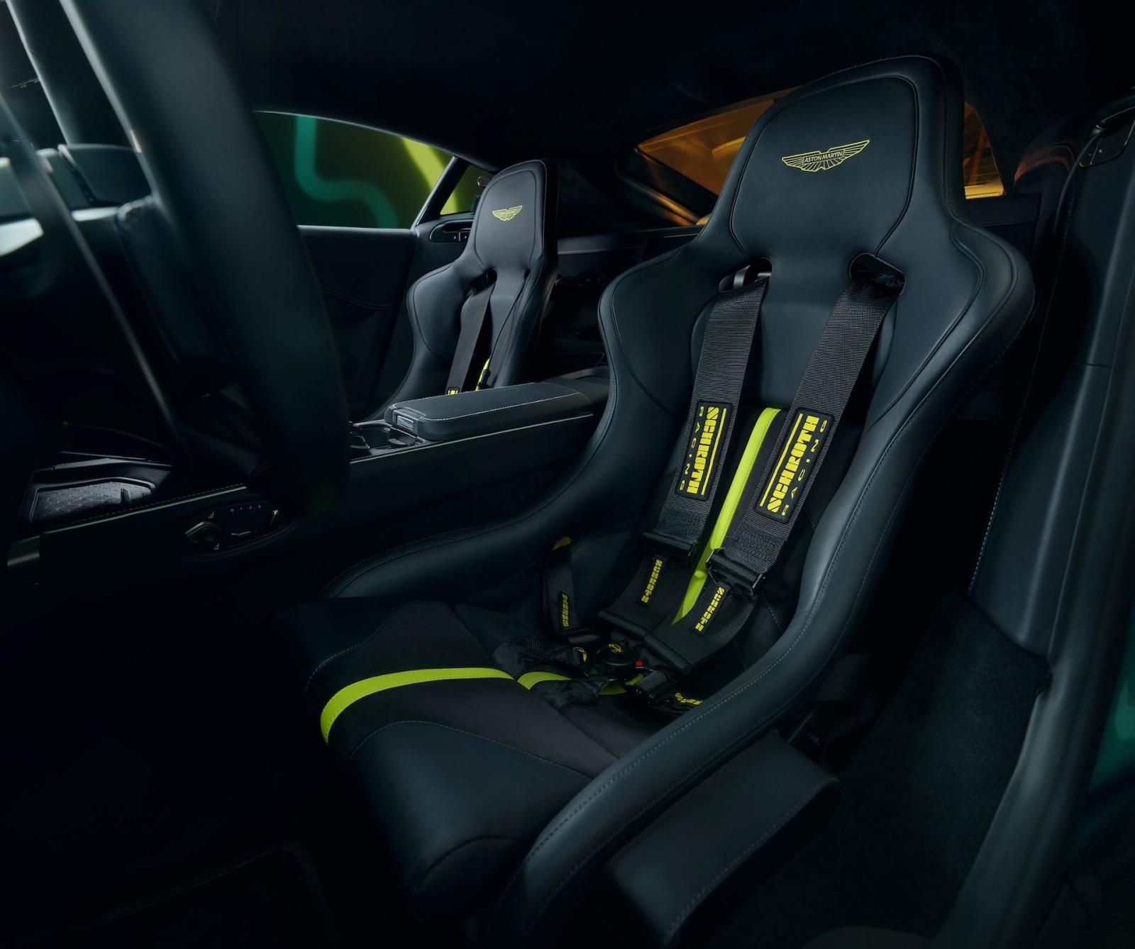 Aston Martin Vantage Safety Car FIA Formula 1 2024 sedili