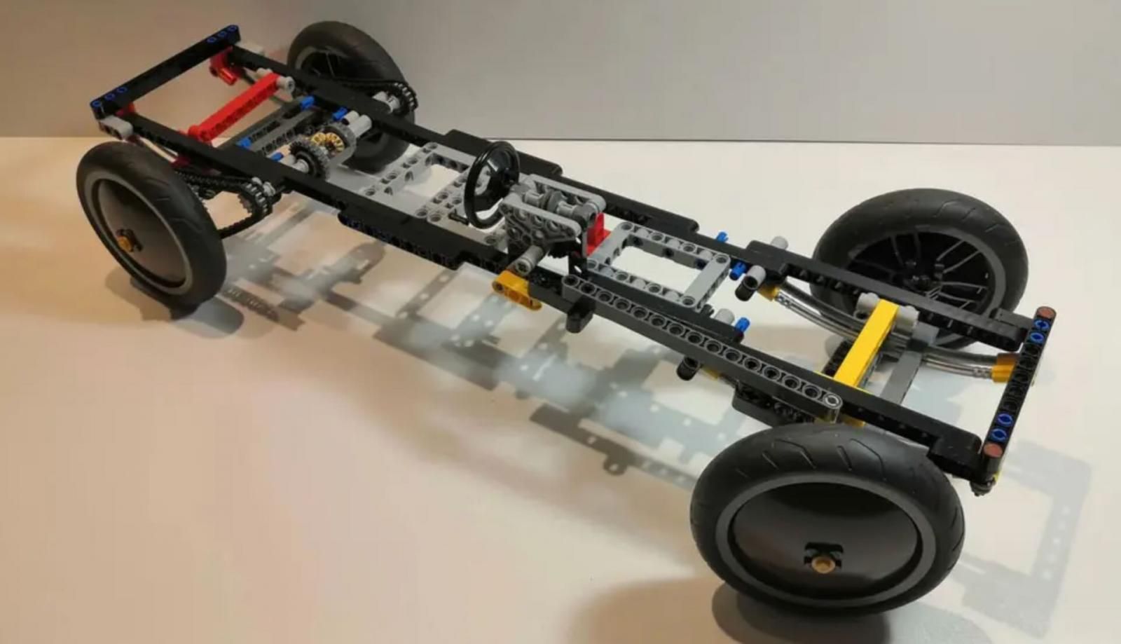 Brutus Lego telaio