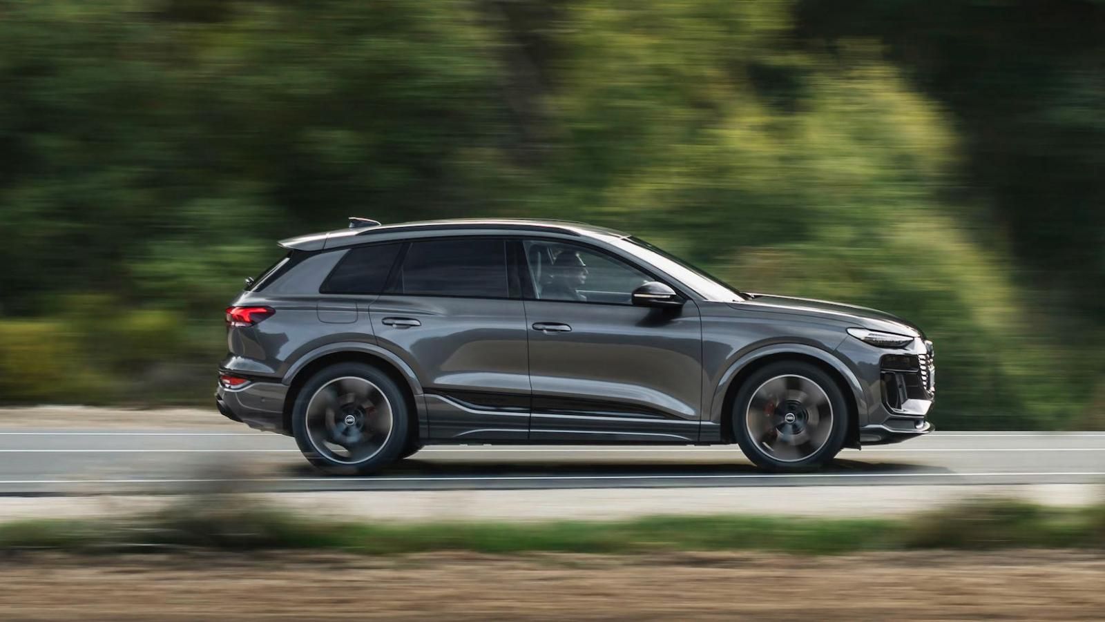 Nuova Audi Q6 e-tron 2024