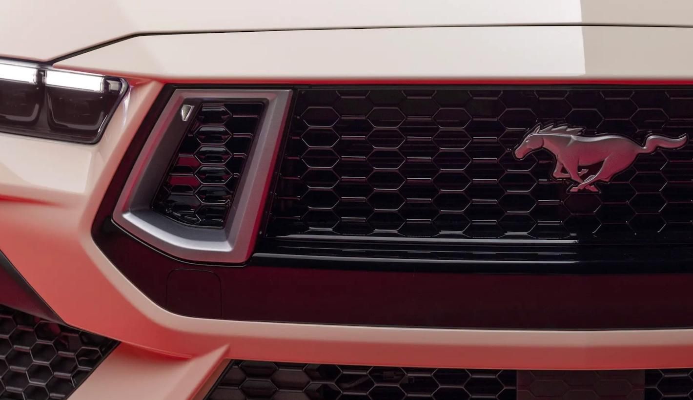 dettaglio mascherina Ford Mustang 60th Anniversary Package