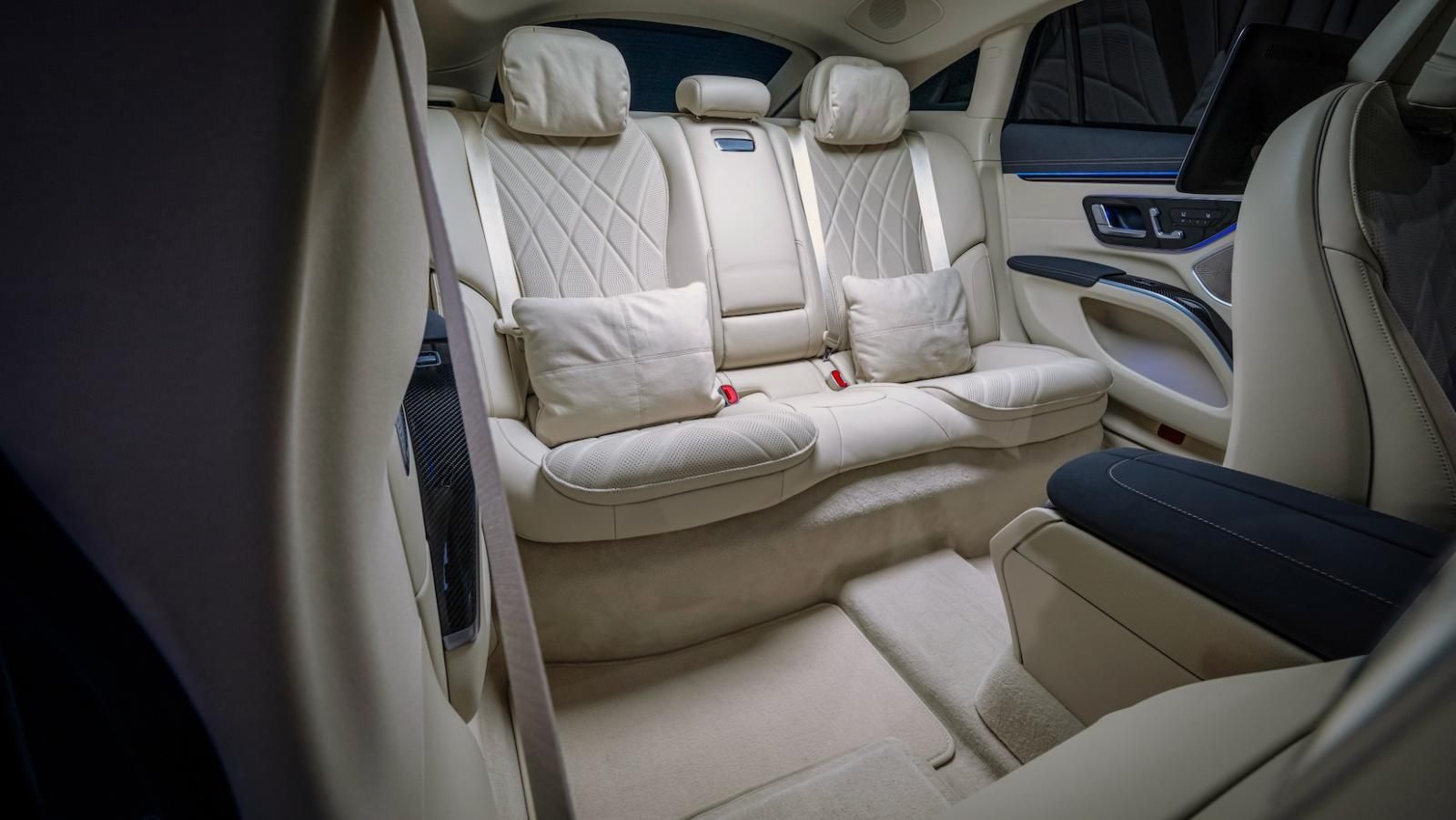 Mercedes EQS restyling 2024, gli interni