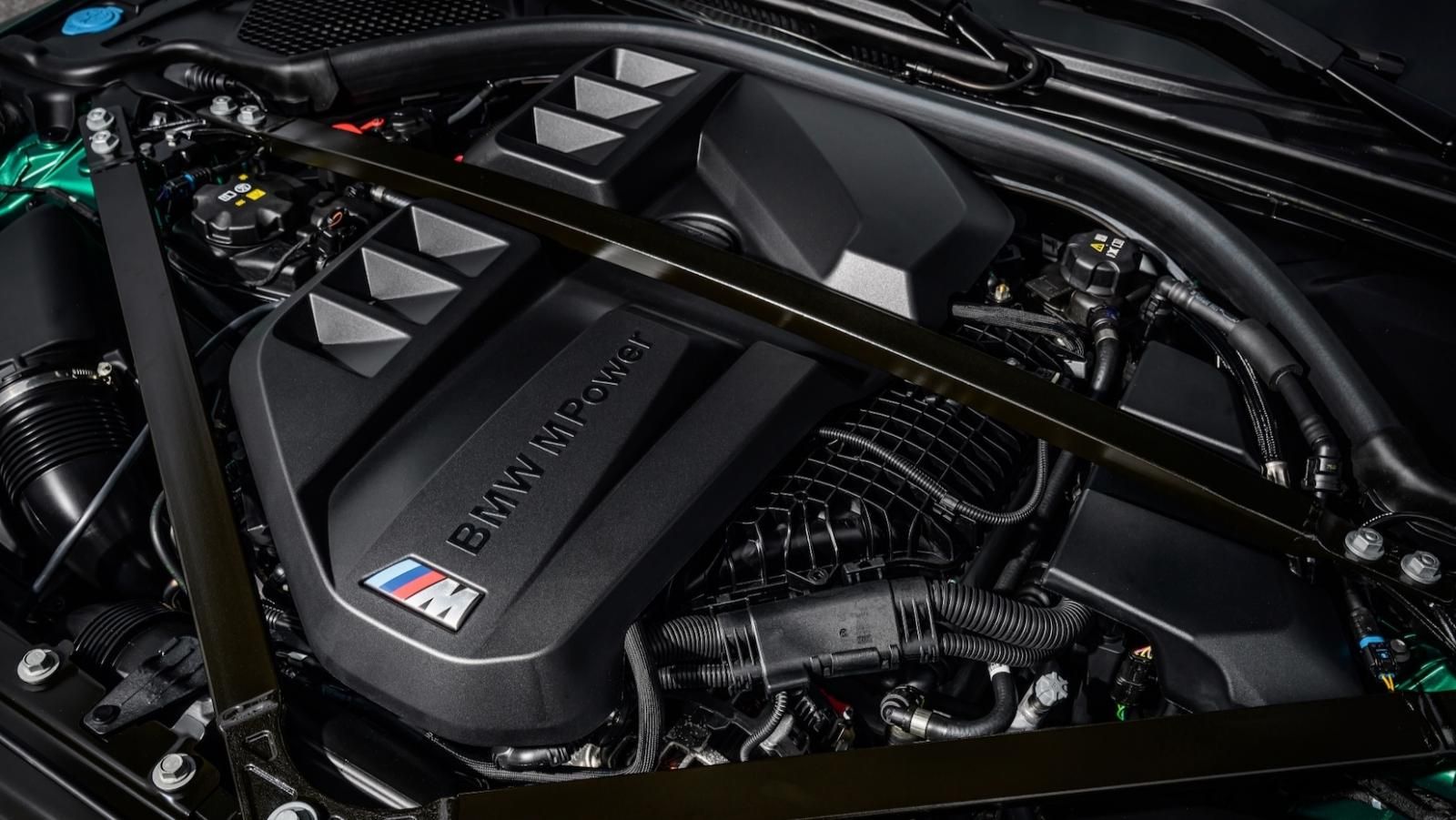 Nuova BMW M4 CS, il motore da 550 CV