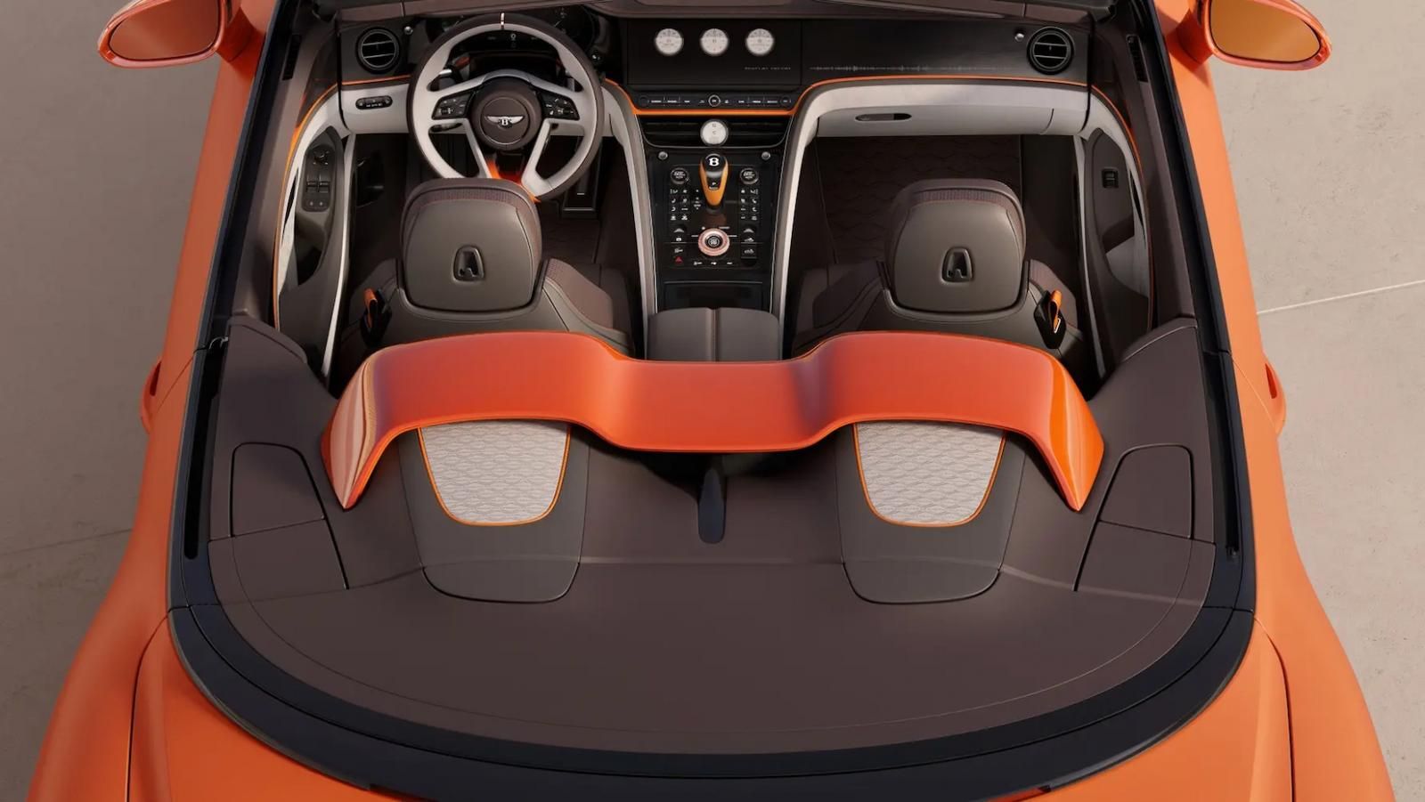 Nuova Bentley Batur Convertible, gli interni